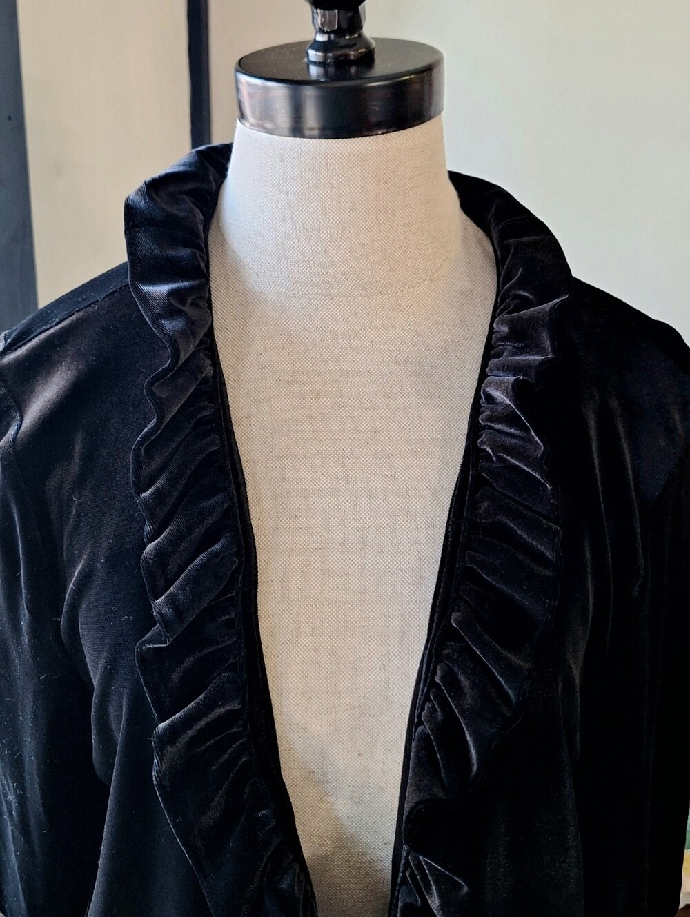 Glamour Velvet Cropped Shrug with Ruffle Trim, XL, Style#5LV634Y, NWT - Picture 3 of 10